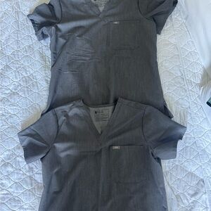 Figs women’s Charcoal V-Neck Scrub Top